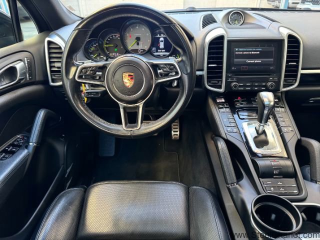 Used 2017 Porsche Cayenne S Platinum image 12