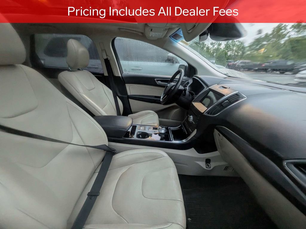 Used 2019 Ford Edge Titanium w/ Equipment Group 301A FWD image 9