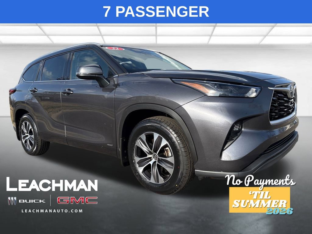Used 2022 Toyota Highlander XLE image 1