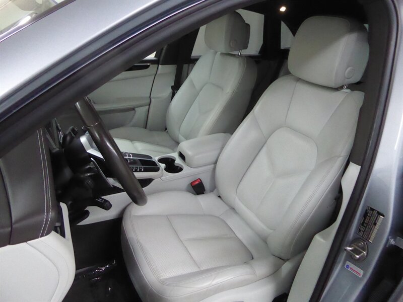 Used 2021 Porsche Macan S AWD/4WD image 19