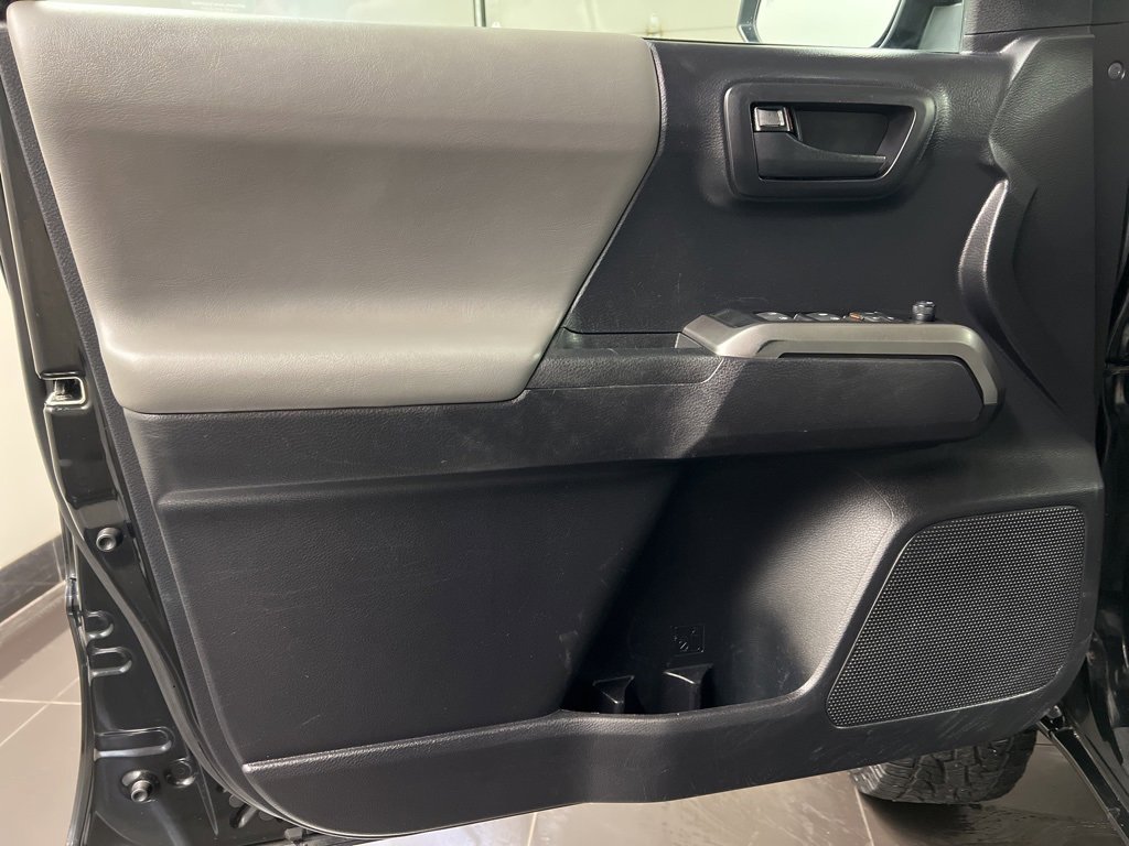 Used 2020 Toyota Tacoma SR5 w/ Technology Package image 29