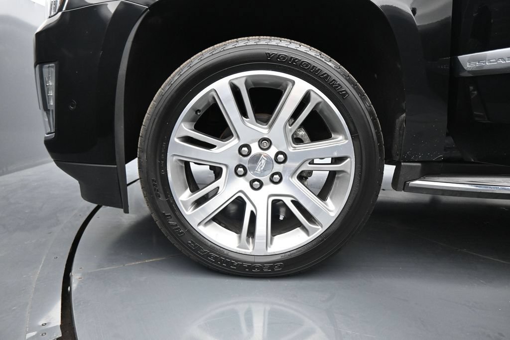 Used 2018 Cadillac Escalade ESV Premium Luxury AWD/4WD image 28
