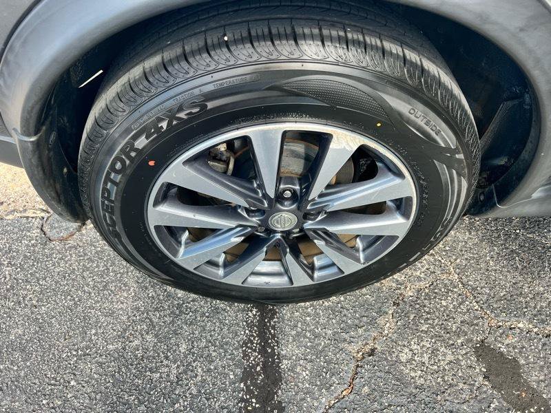 Used 2017 Nissan Juke S FWD image 20