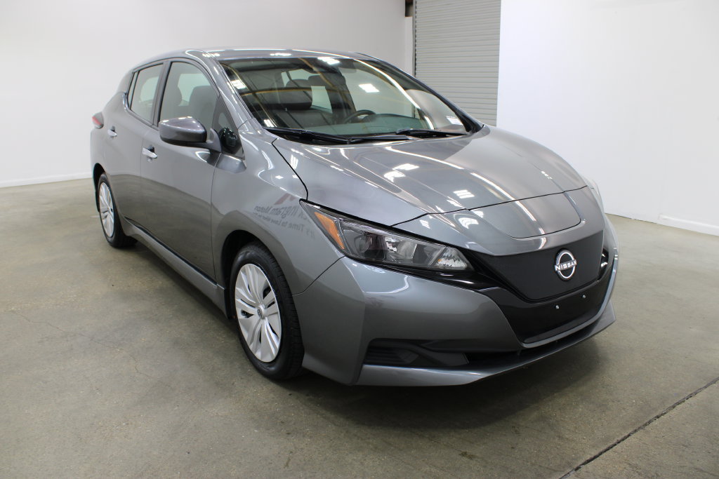 Used 2025 Nissan Leaf S FWD image 6