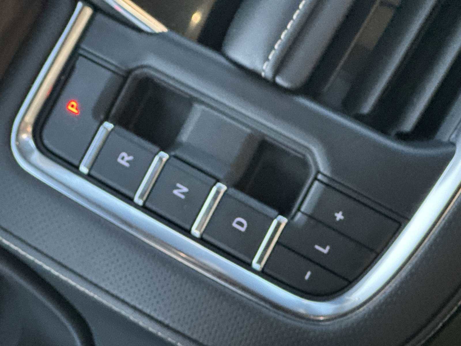 Certified 2024 Chevrolet Suburban Premier image 23