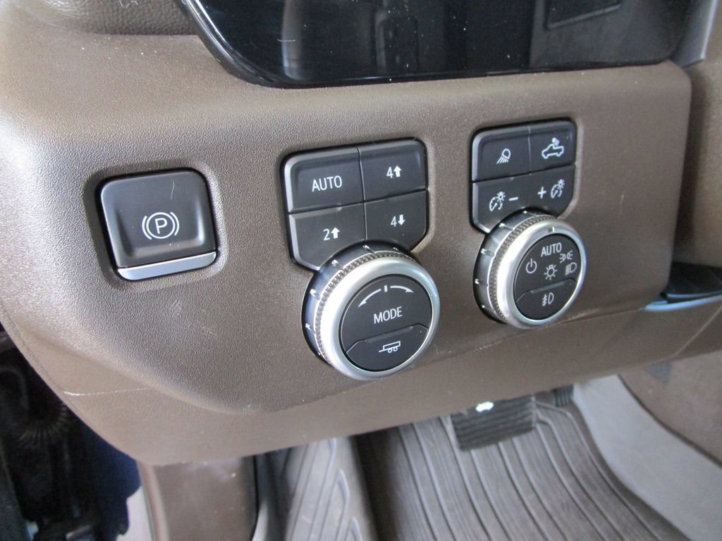 Used 2022 GMC Sierra 1500 SLT w/ SLT Premium Plus Package AWD/4WD image 39