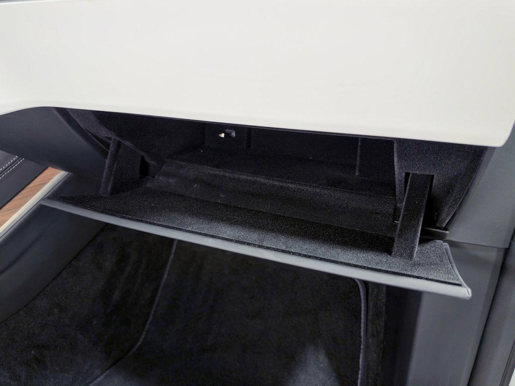 Used 2025 Tesla Model X image 19