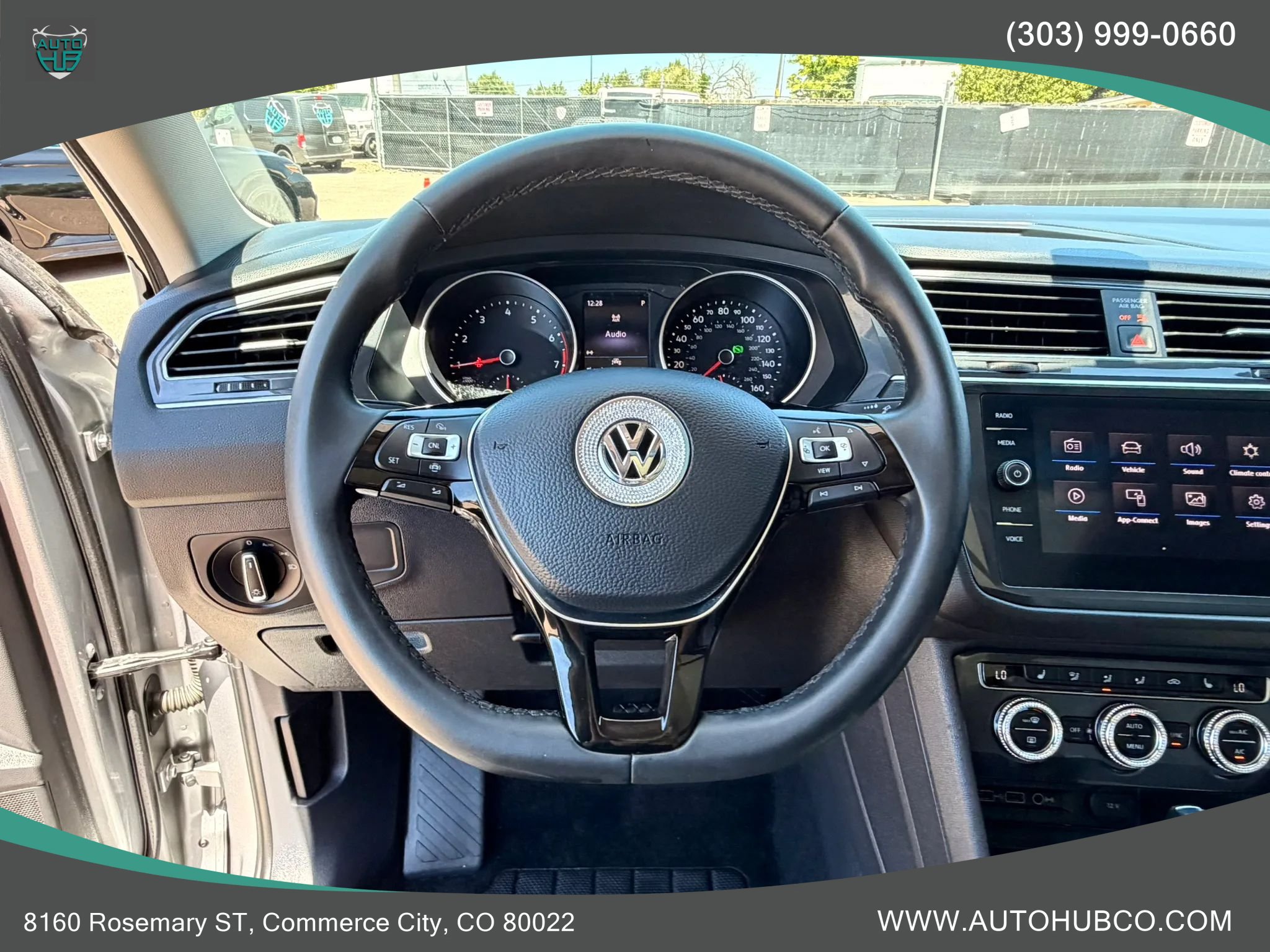 Used 2020 Volkswagen Tiguan SE w/ Panoramic Sunroof Package AWD/4WD image 15