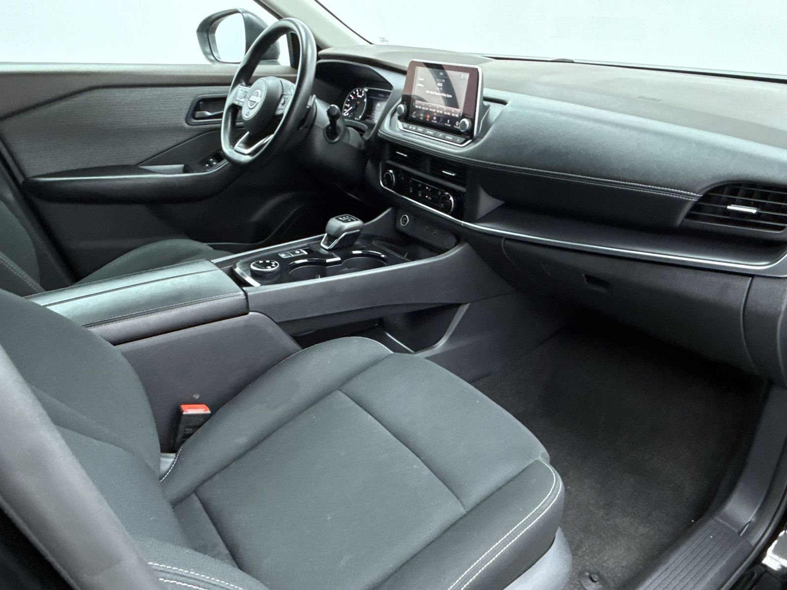 Used 2023 Nissan Rogue S image 16