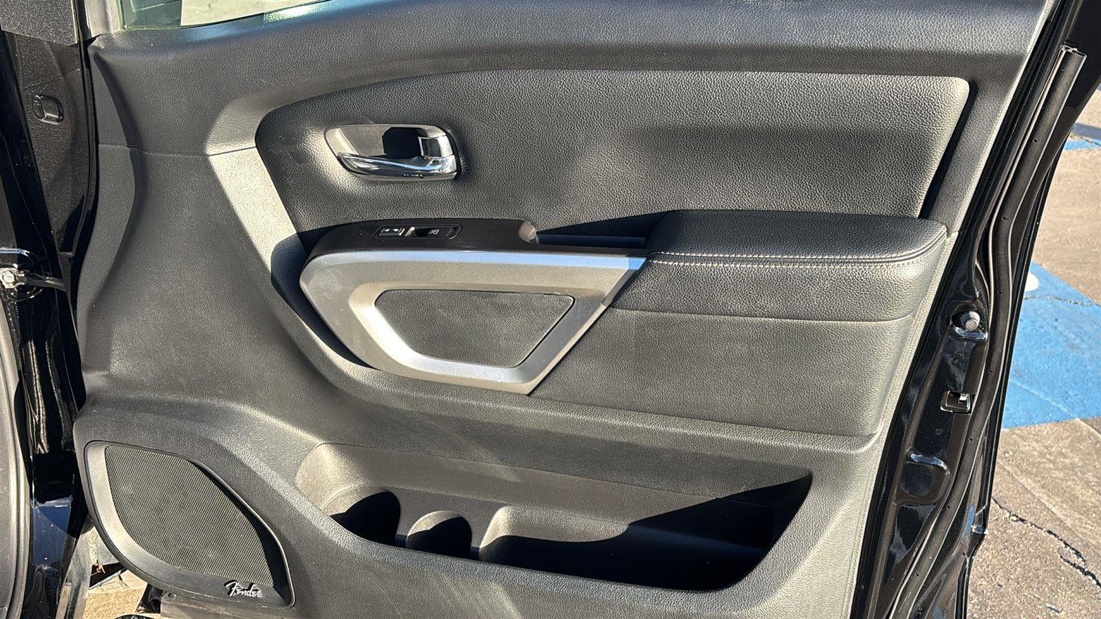 Used 2020 Nissan Titan SL w/ Moonroof Package image 20