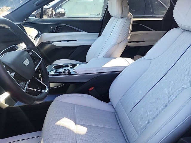 Used 2025 Cadillac Lyriq Sport image 5