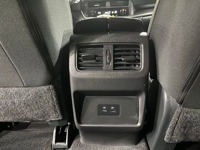 Used 2023 Nissan Rogue SV AWD/4WD image 23