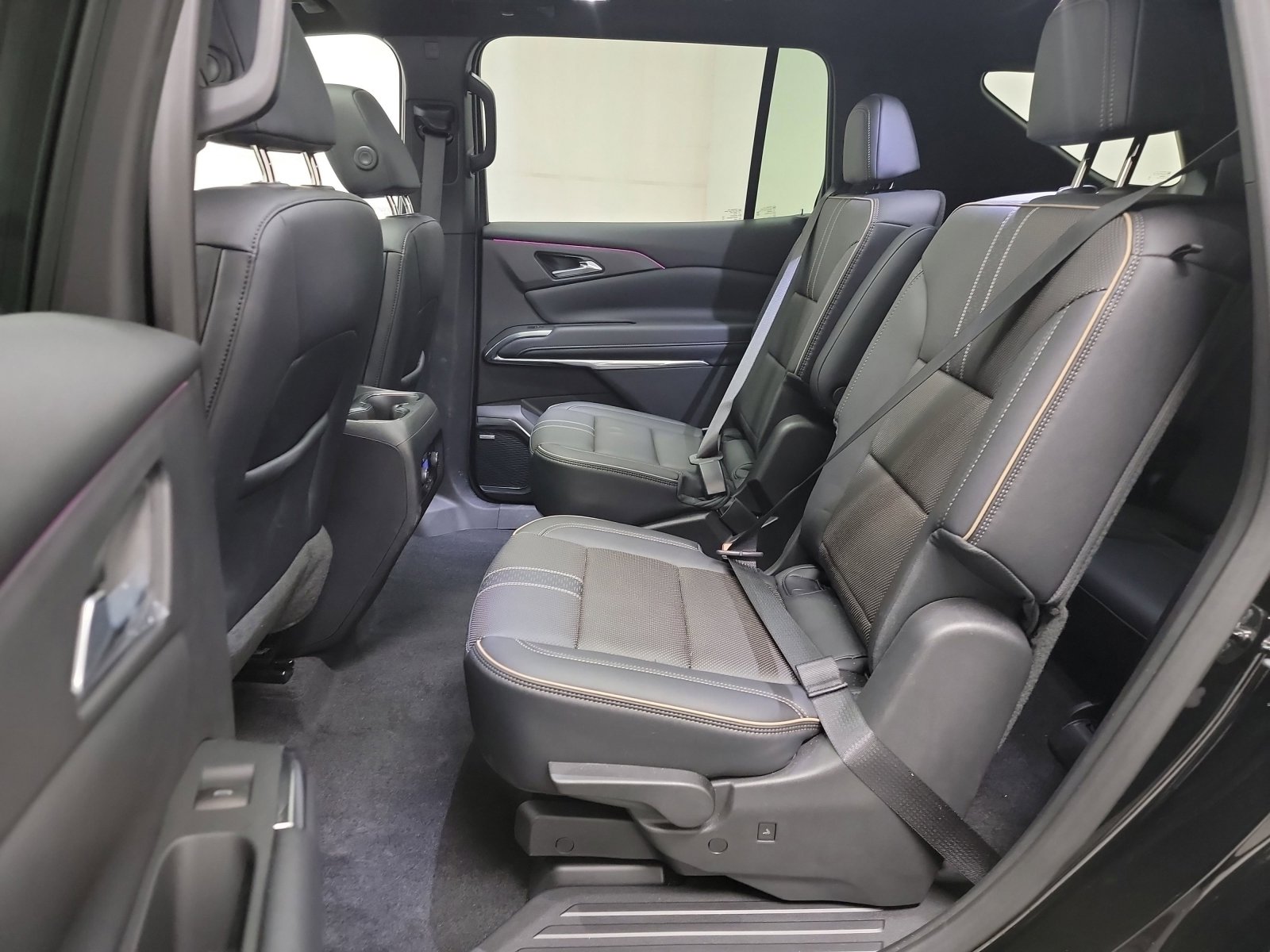 Used 2025 Chevrolet Traverse High Country image 28