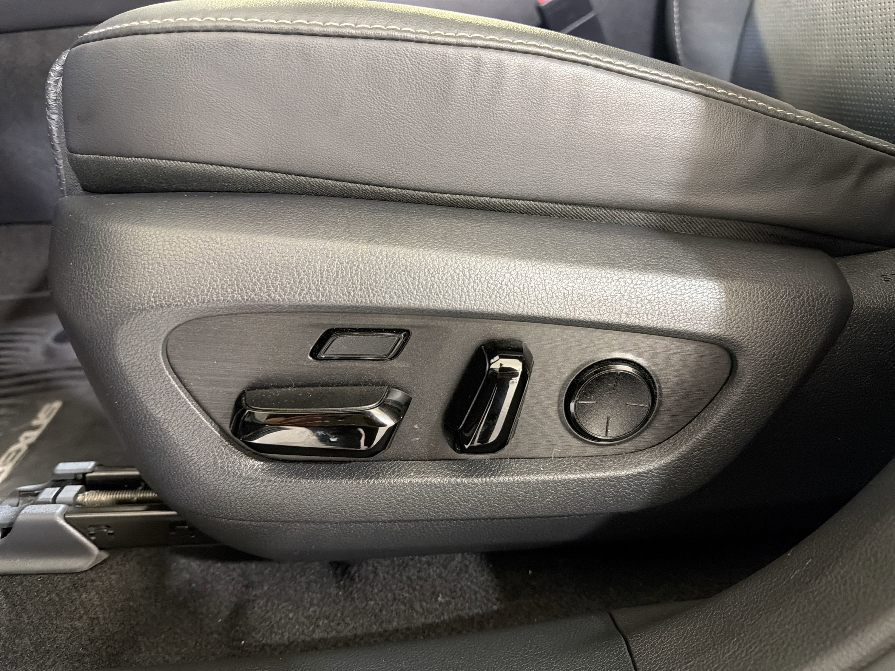 Used 2023 Lexus RX 350 FWD w/ Accessory Package image 11