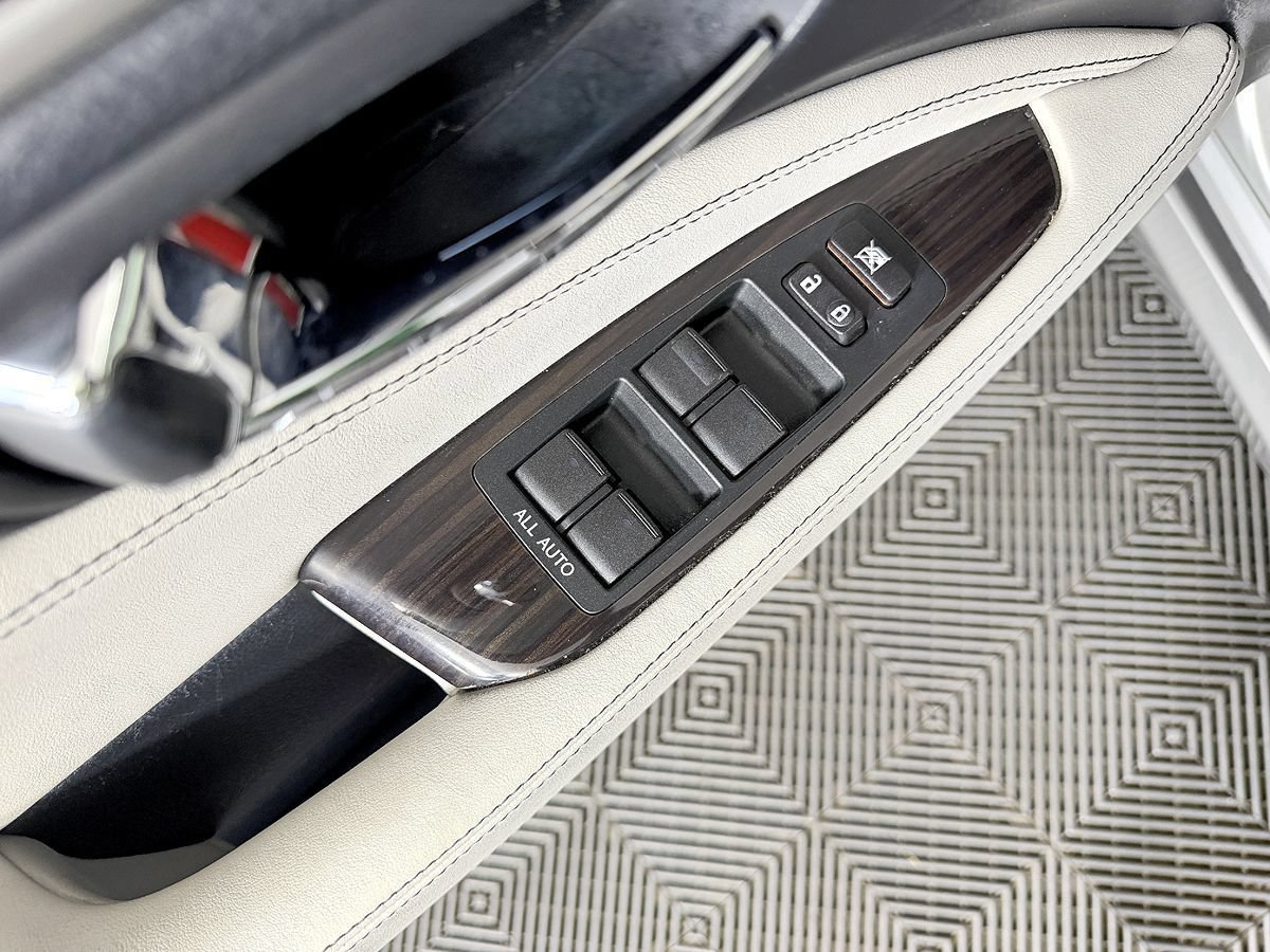 Used 2014 Lexus LS 460 w/ Comfort Package RWD image 34