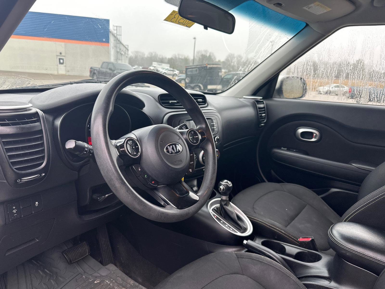 Used 2016 Kia Soul + image 15