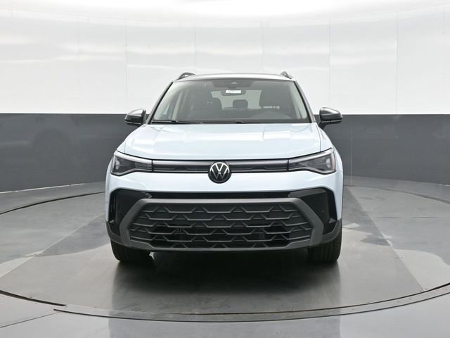 New 2026 Volkswagen Taos SE image 2