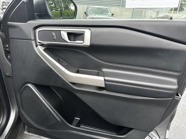 Certified 2022 Ford Explorer XLT w/ Equipment Group 202A AWD/4WD image 36