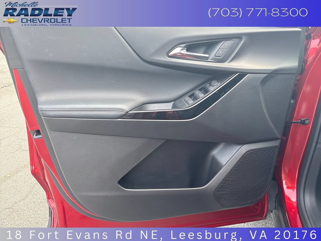 Used 2025 Chevrolet Equinox LT AWD/4WD image 12