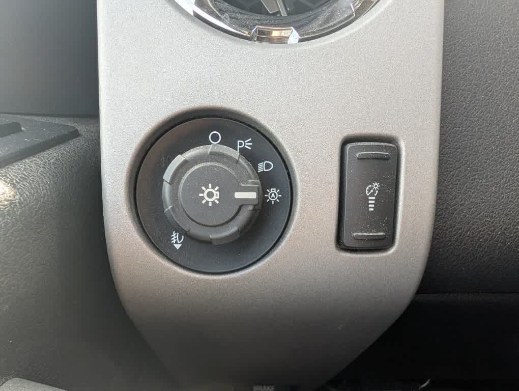 Used 2015 Ford F250 Lariat w/ Lariat Interior Package AWD/4WD image 23