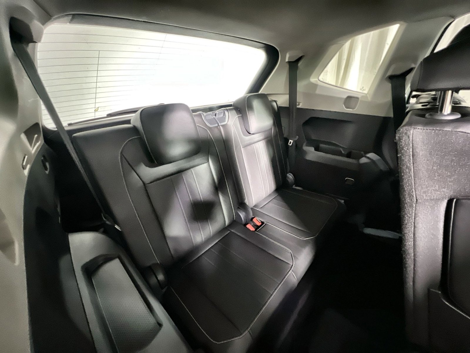 Used 2024 Volkswagen Tiguan SE FWD image 27