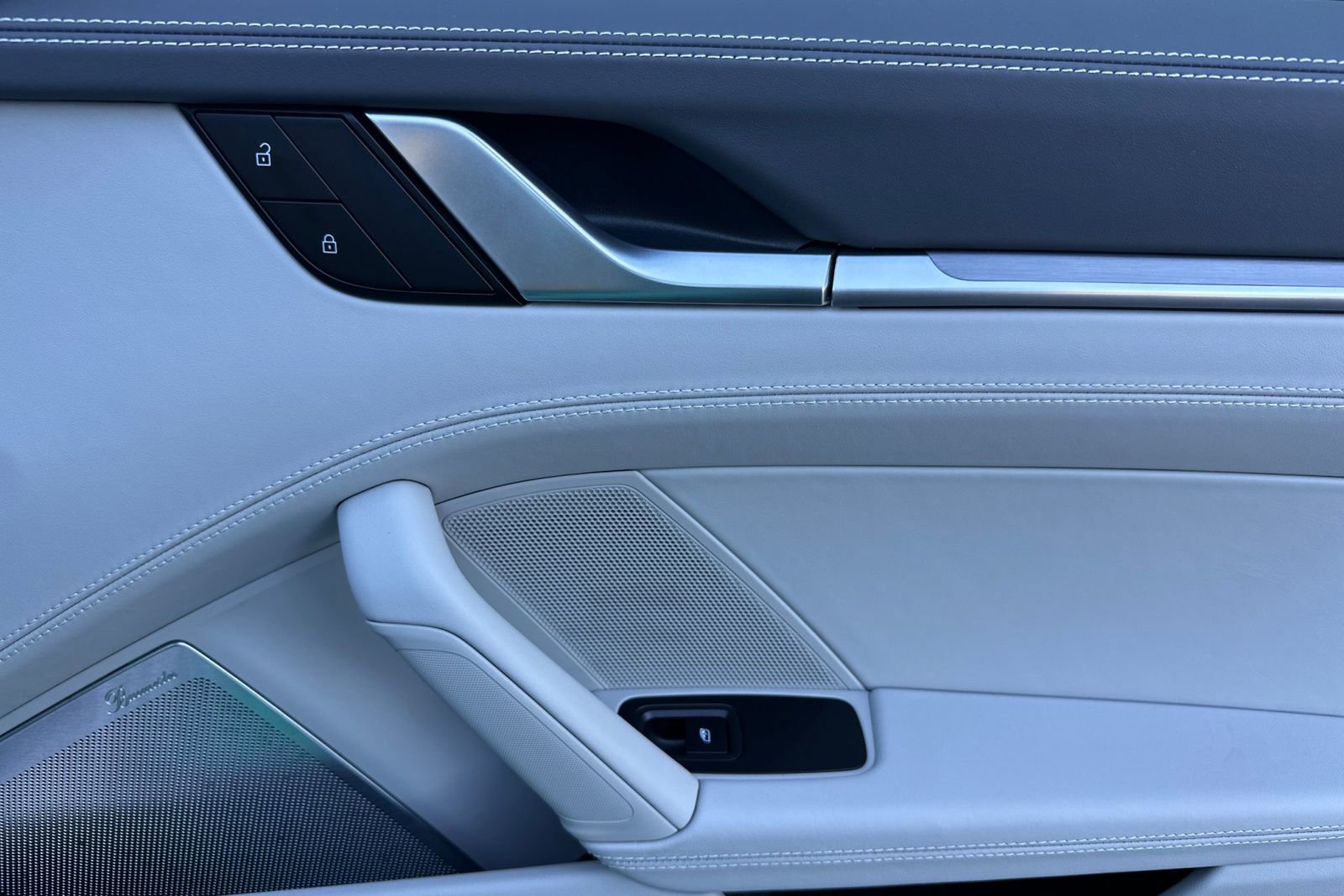 Used 2022 Porsche 911 Turbo S image 19