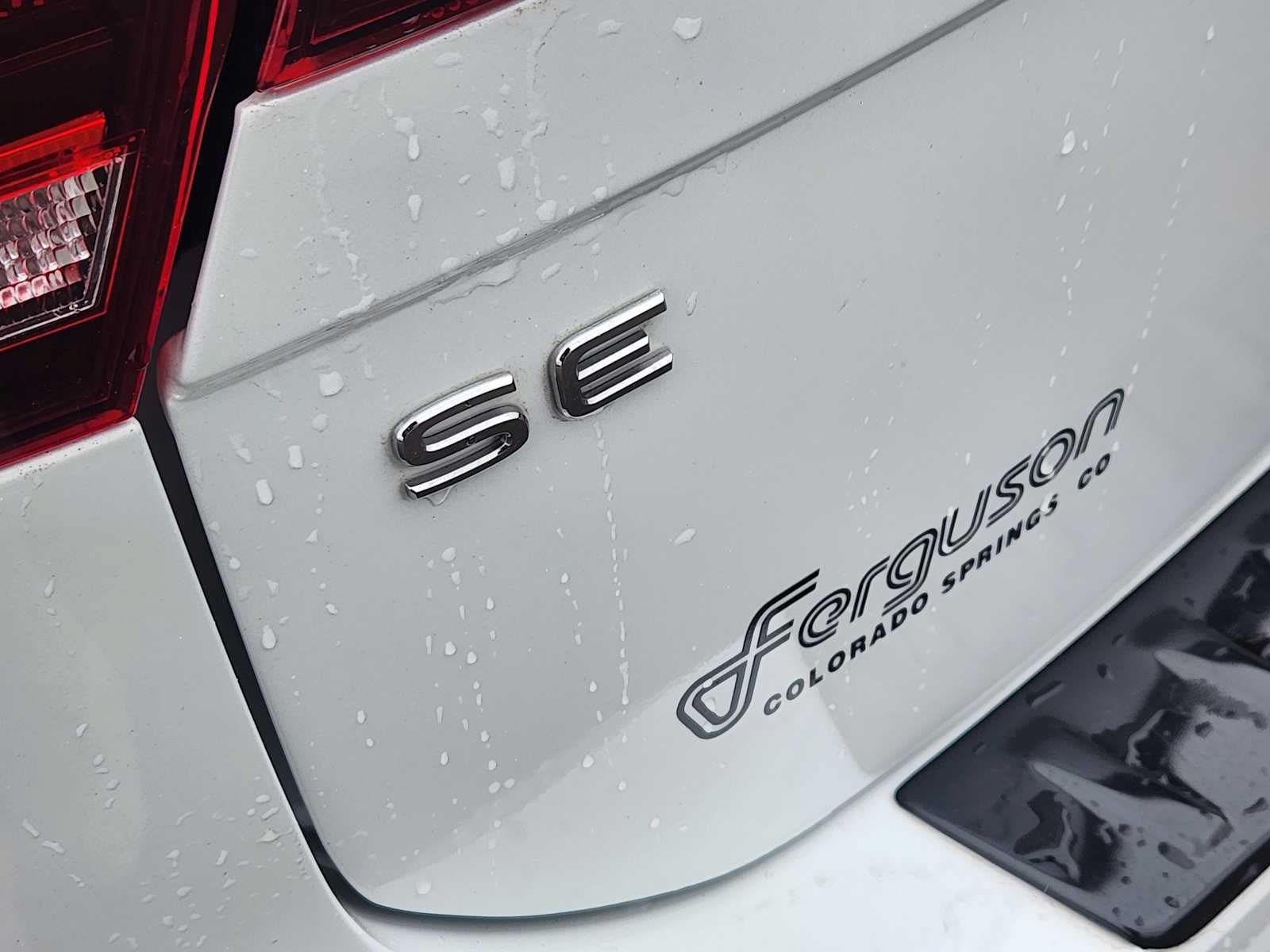 Used 2024 Volkswagen Tiguan SE R-Line AWD/4WD image 13