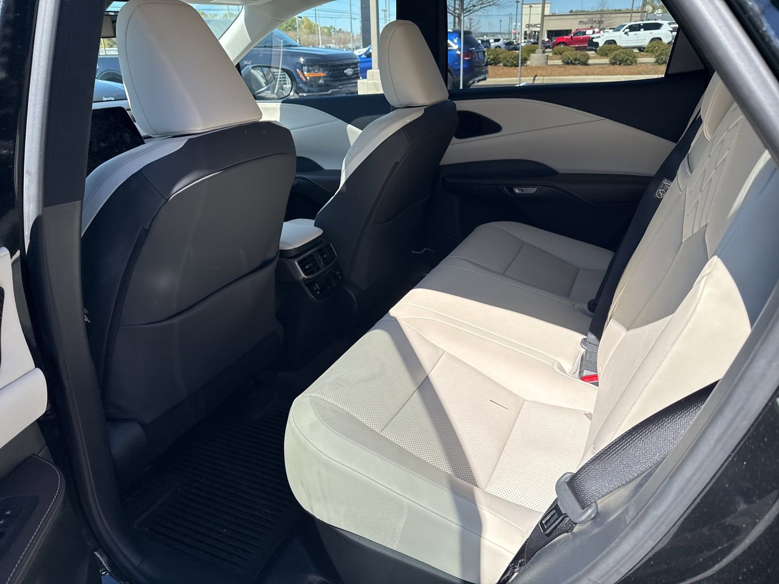 Used 2023 Lexus RX 350 Premium w/ Cold Area Package image 4