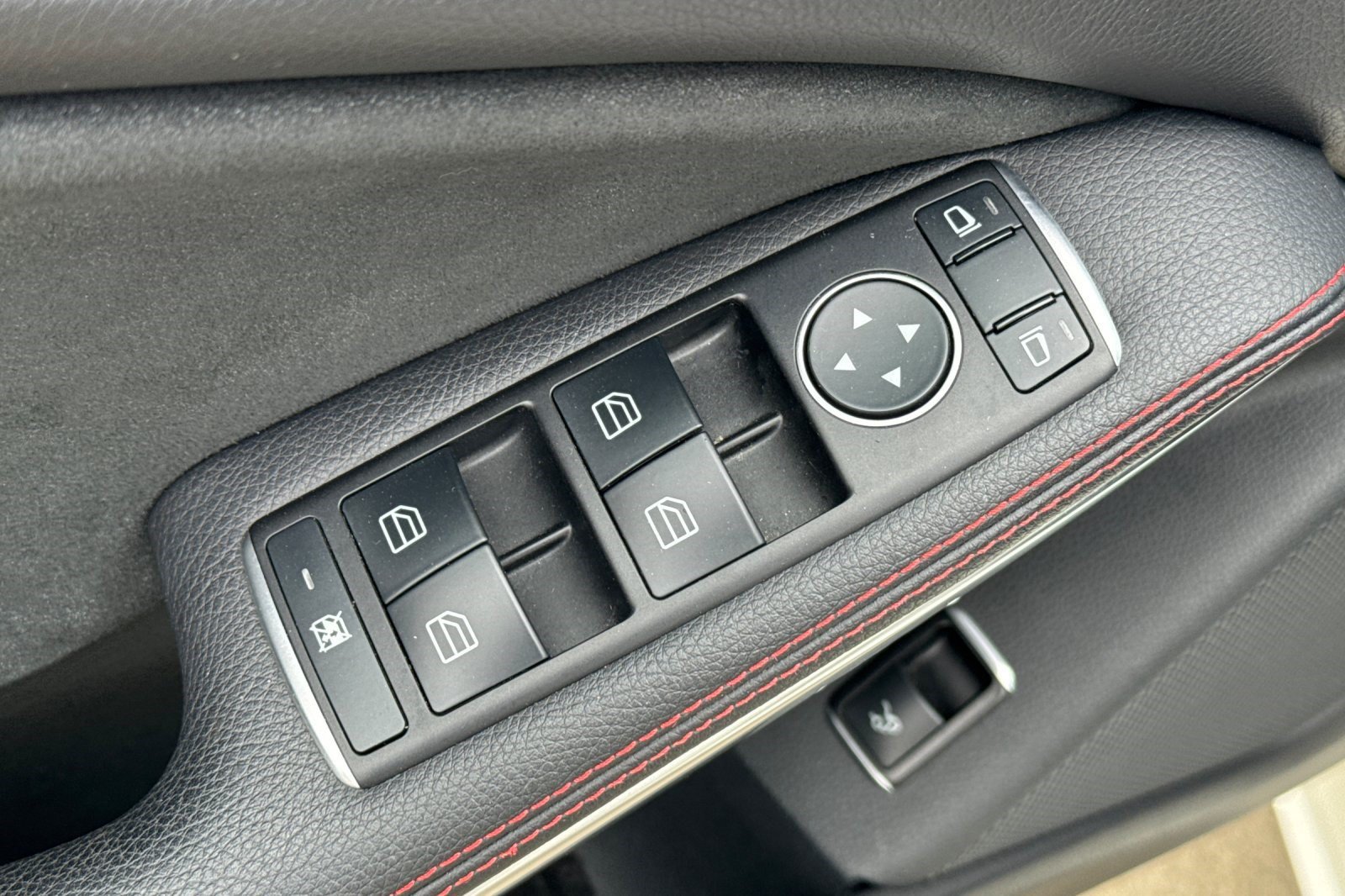 Used 2016 Mercedes-Benz CLA 250 image 14
