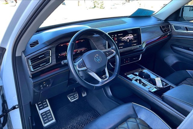 Used 2024 Volkswagen Atlas SEL Premium R-Line image 17
