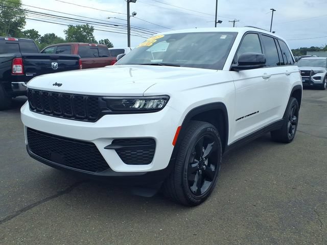 Certified 2023 Jeep Grand Cherokee Altitude AWD/4WD image 2