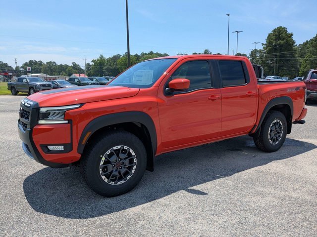 New 2025 Nissan Frontier PRO-4X w/ Black Accent Package image 8