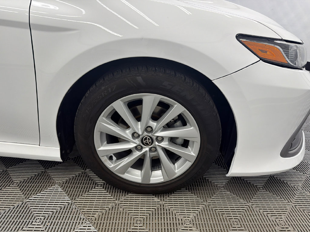 Used 2022 Toyota Camry LE FWD image 13