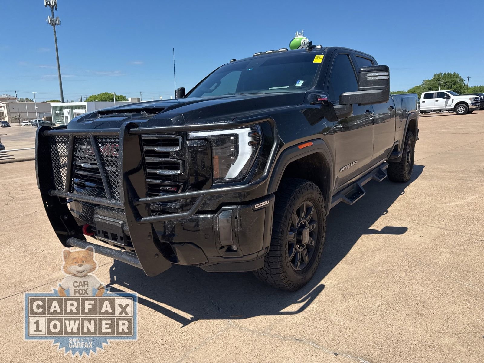 Used 2024 GMC Sierra 2500 AT4 w/ Technology Package image 3