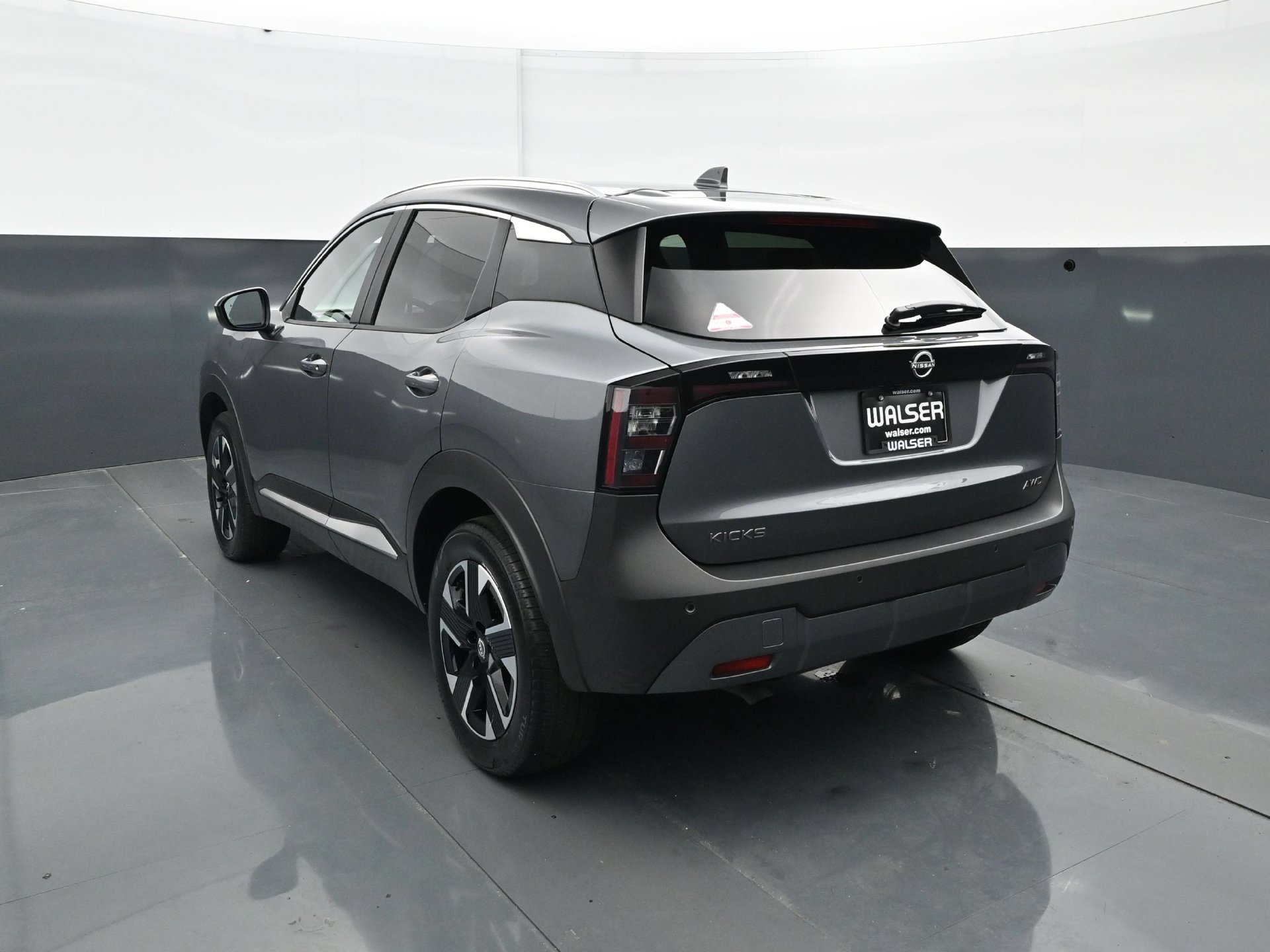Used 2025 Nissan Kicks SV w/ SV Premium Package AWD/4WD image 5