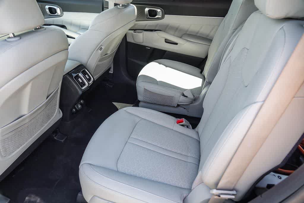 Certified 2023 Kia Sorento SX Prestige AWD/4WD image 15