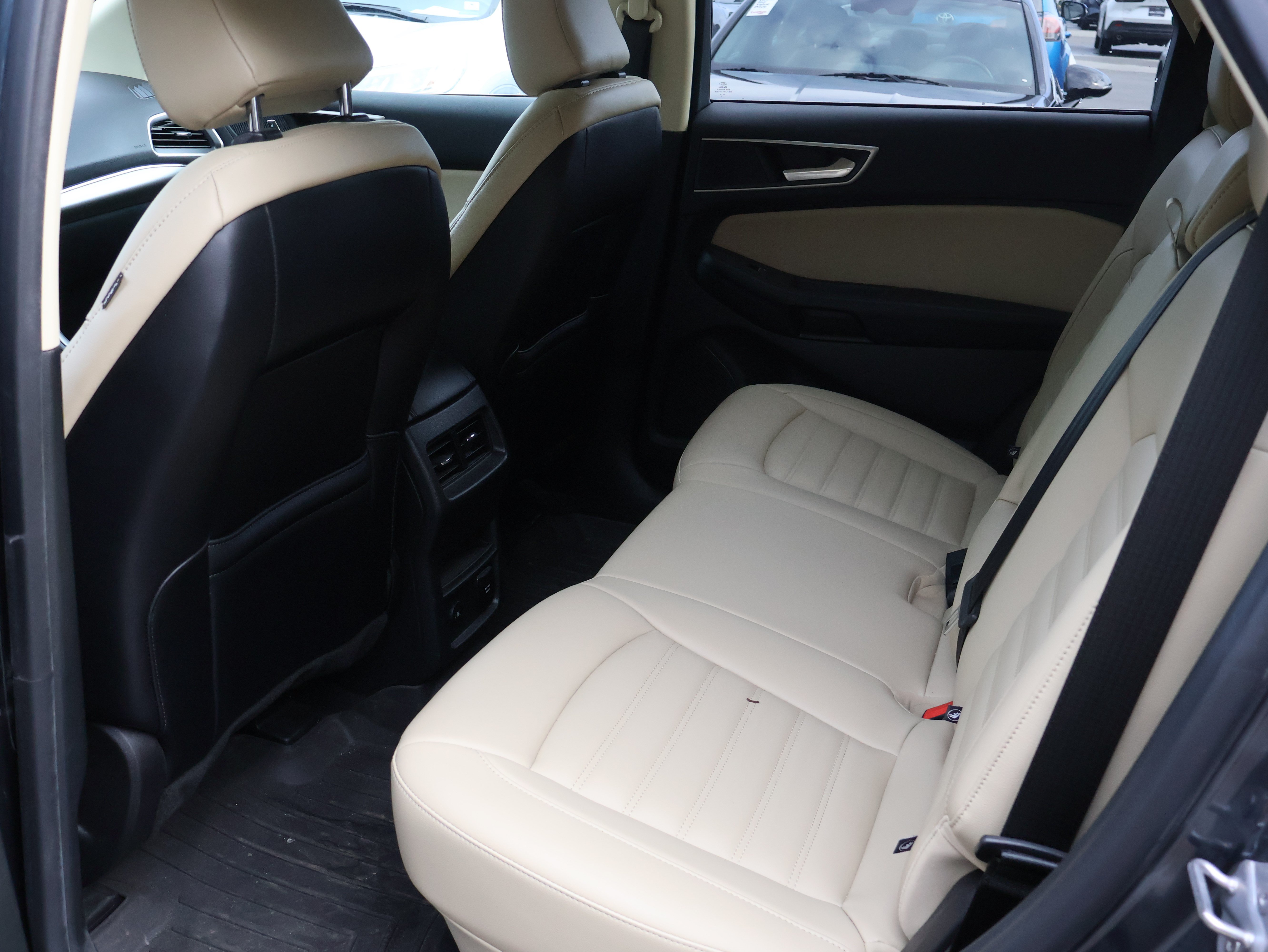 Used 2022 Ford Edge SEL w/ Convenience Package AWD/4WD image 8