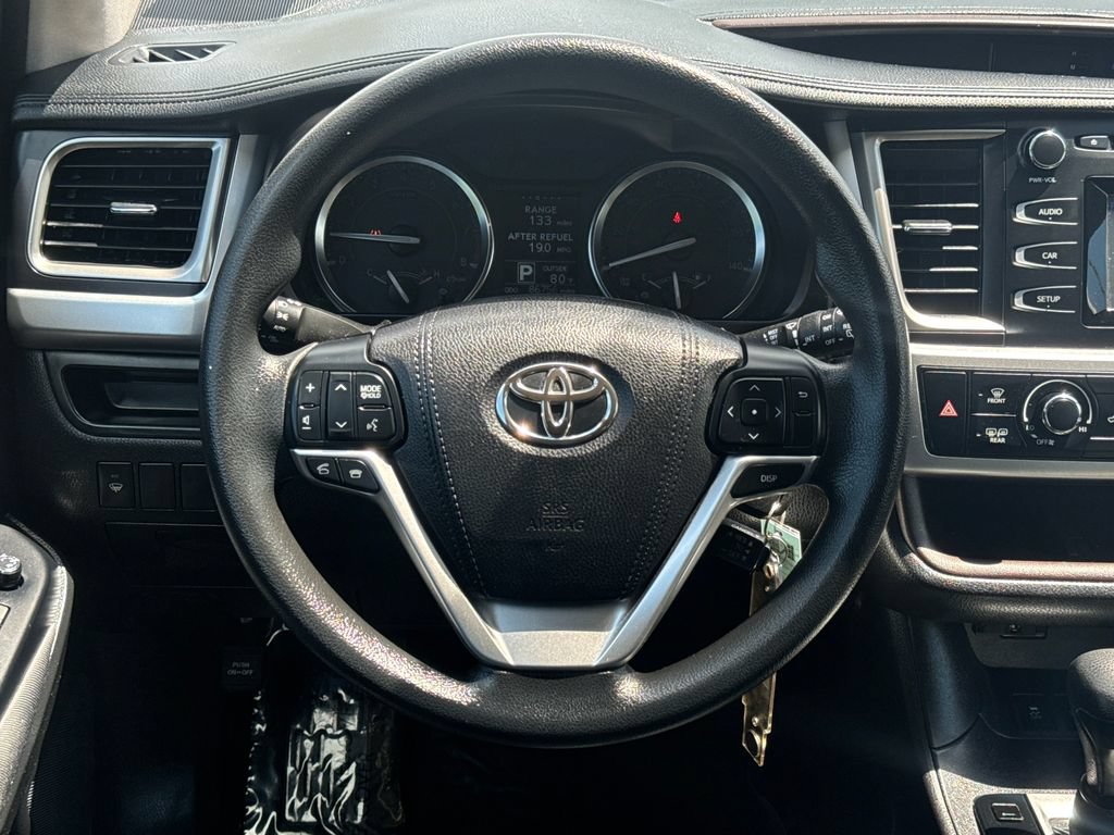 Used 2016 Toyota Highlander LE AWD/4WD image 15