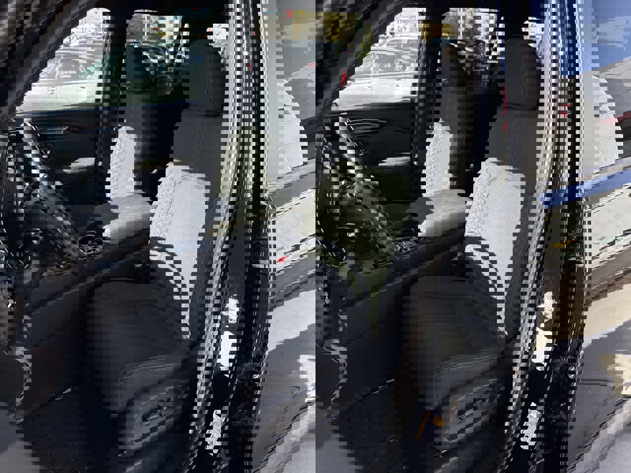 Used 2023 Honda Pilot Sport image 11