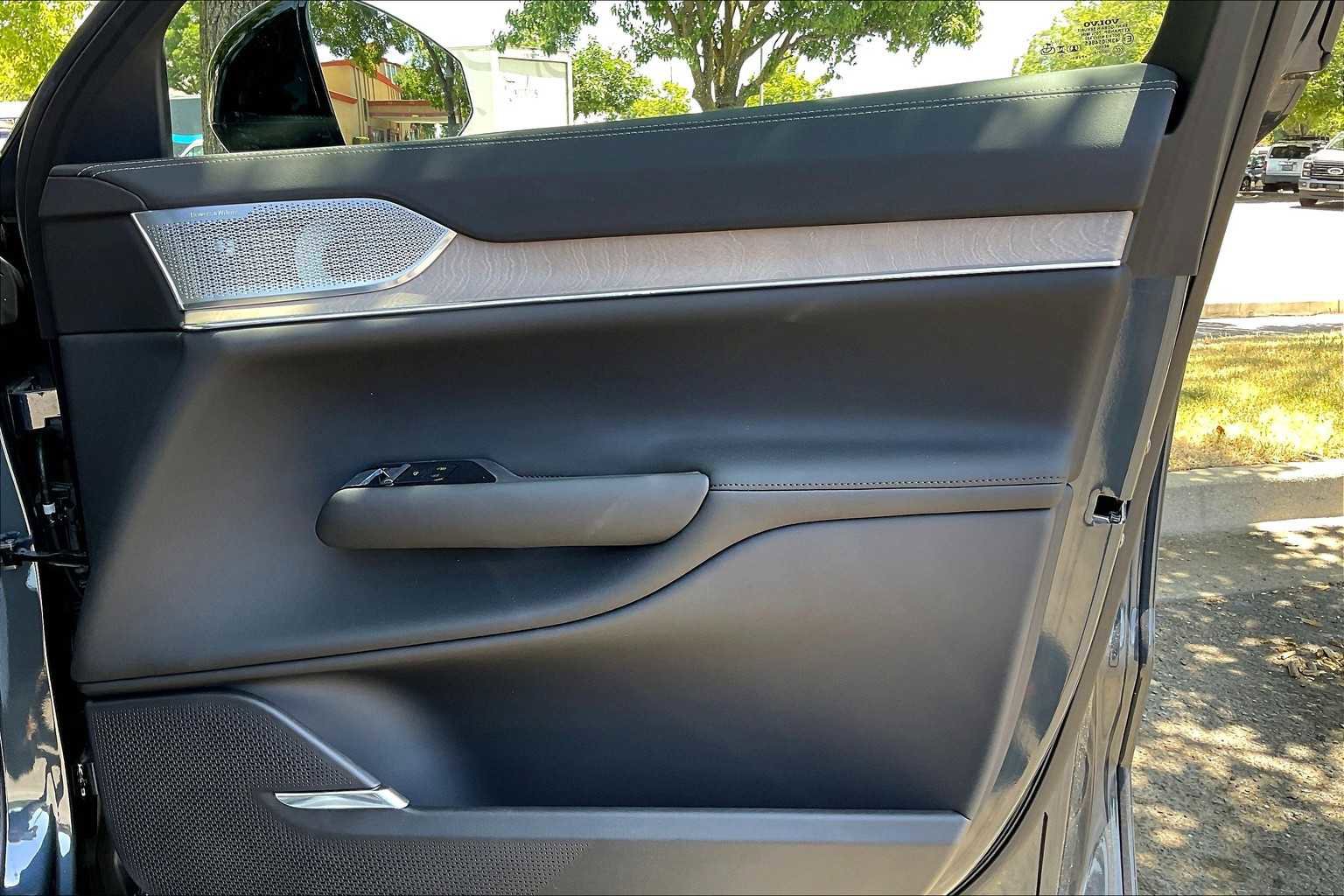 New 2025 Volvo EX90 Ultra image 31