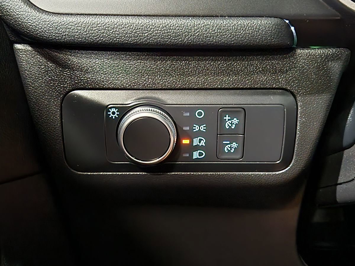 Used 2020 Ford Escape SE FWD image 37