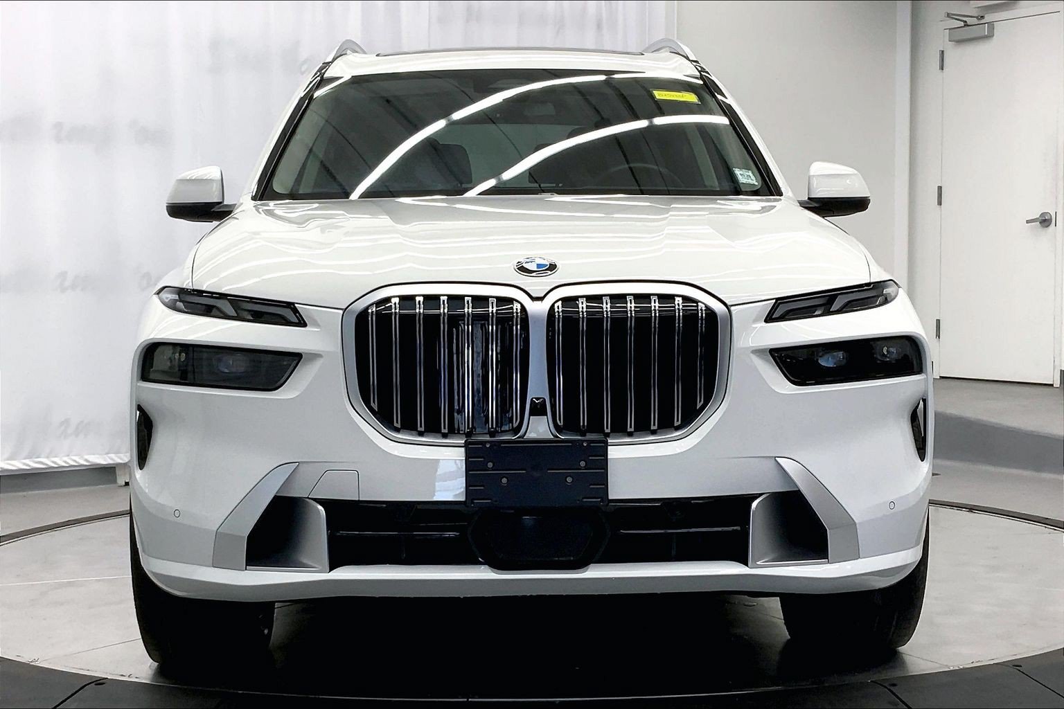Used 2024 BMW X7 xDrive40i w/ Executive Package AWD/4WD image 8