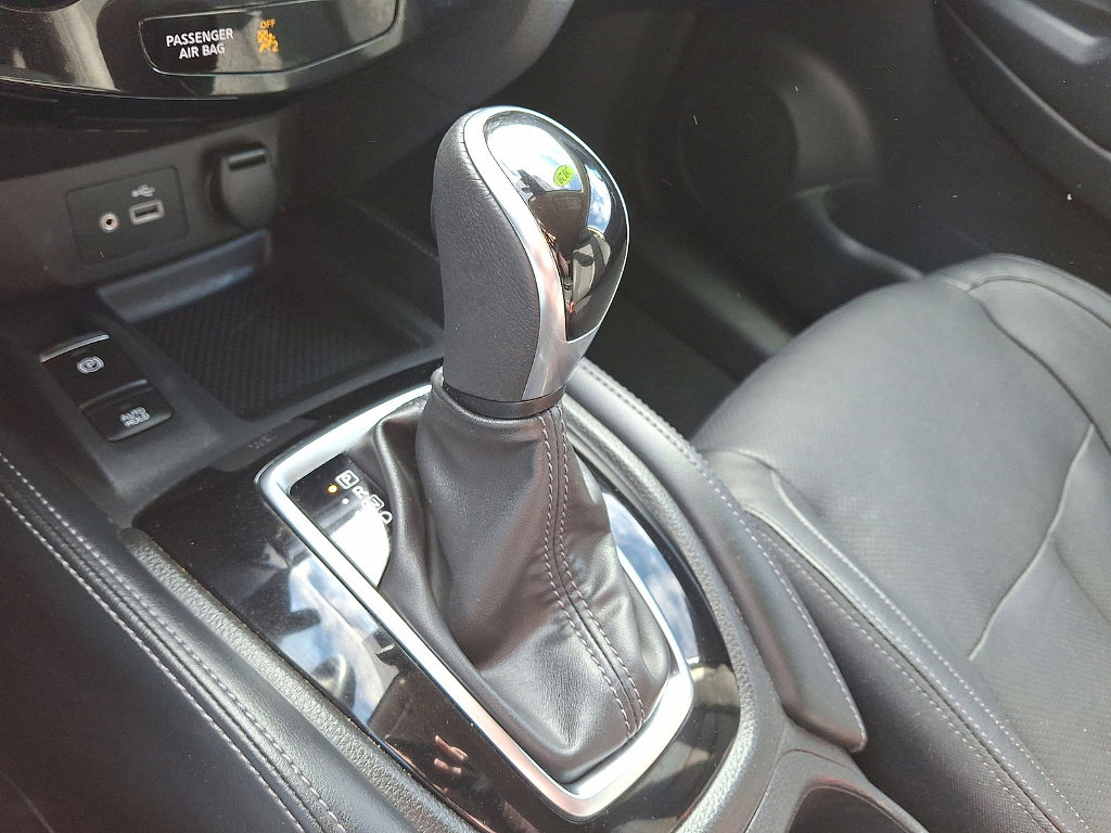 Used 2020 Nissan Rogue SL image 12