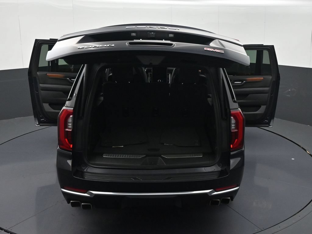 Used 2025 GMC Yukon XL Denali AWD/4WD image 42