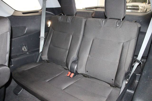 Used 2022 Ford Explorer XLT image 13