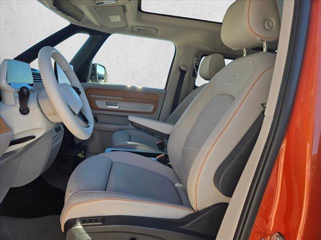 Used 2025 Volkswagen ID. Buzz Pro S Plus image 15