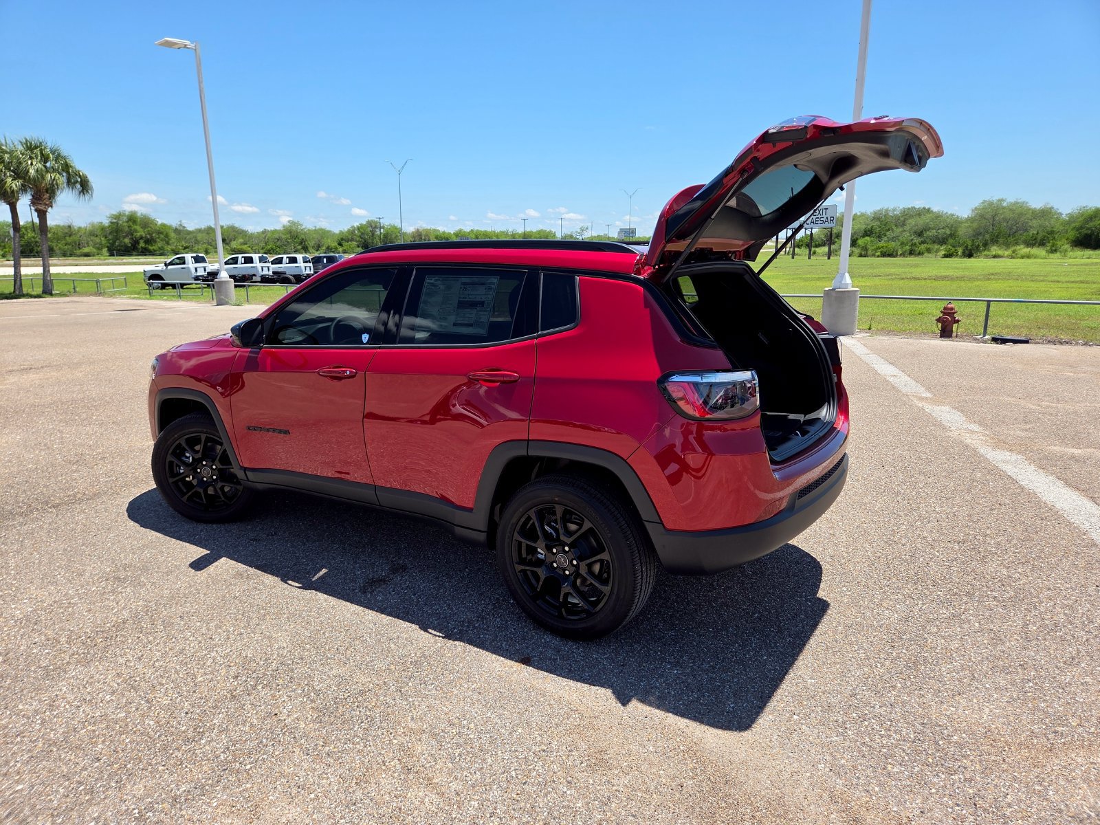 New 2026 Jeep Compass Latitude AWD/4WD image 25