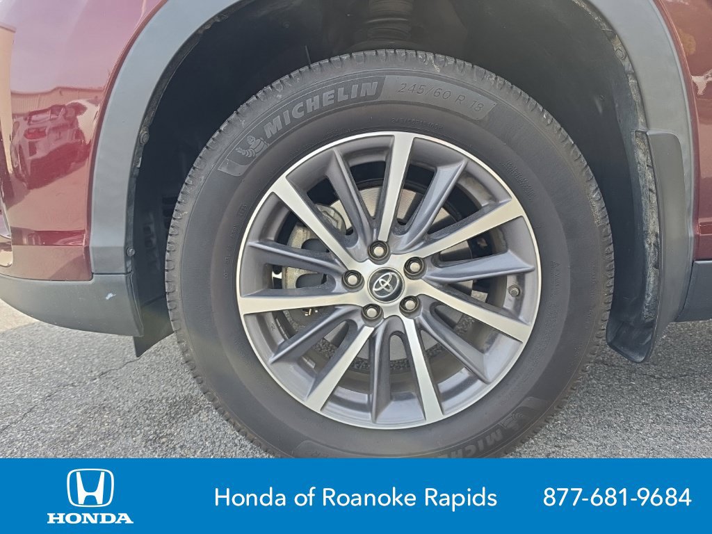 Used 2019 Toyota Highlander XLE AWD/4WD image 9