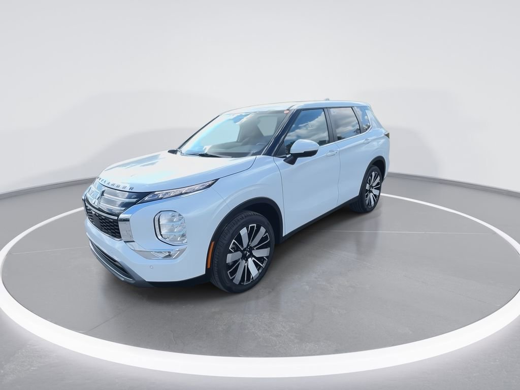 New 2025 Mitsubishi Outlander SE image 4