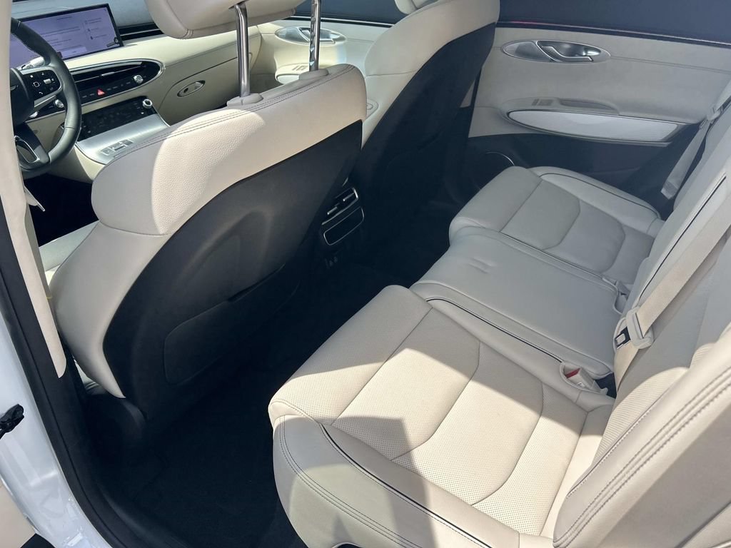 New 2027 Genesis GV70 2.5T Advanced AWD/4WD image 18